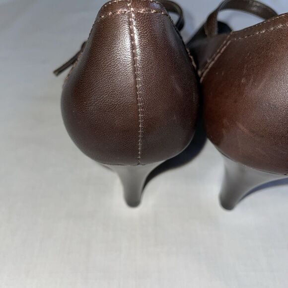 What’s What Dress Pumps Women’s Size 7.5 Medium Brown Leather Cross Strap Buckle - Picture 11 of 12